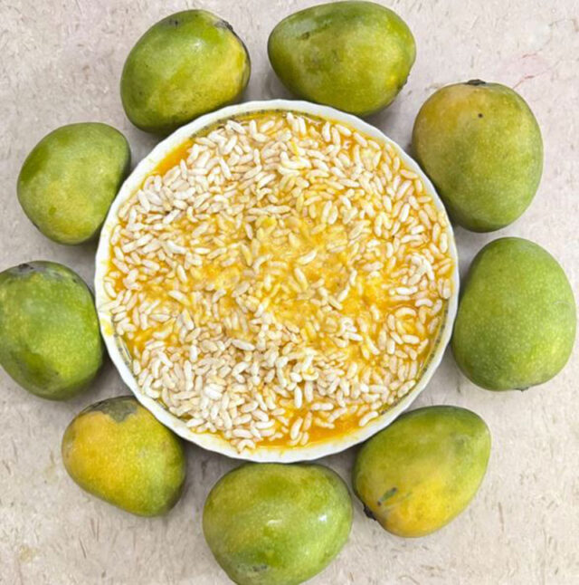 আম দুধ আর মুড়ি