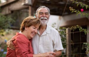 জেনে নিন পৃথিবীর কোন কোন অঞ্চলের মানুষ শতবর্ষী হয়, এবং কেন 🧘♂️🥗