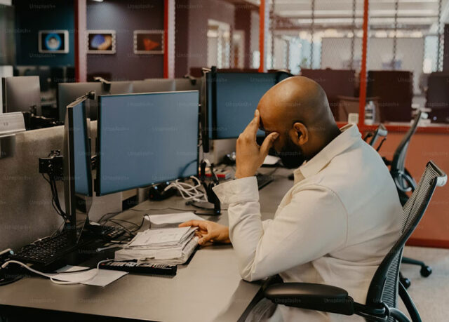 দীর্ঘ সময় বসে কাজ