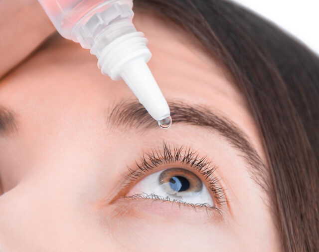 চোখের যত্নে প্রতিদিন