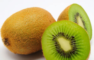 এক ফলেই ১০ পাওয়ার – কিউই ফলের স্বাস্থ্য উপকারিতা Kiwi foler upokarita