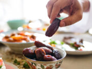 খেজুর দিয়ে রোজা ভাঙলে শরীরে কি হয়? খেজুর দিয়ে রোজা ভাঙলে