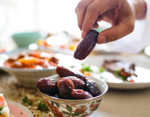 খেজুর দিয়ে রোজা ভাঙলে শরীরে কি হয়? খেজুর দিয়ে রোজা ভাঙলে
