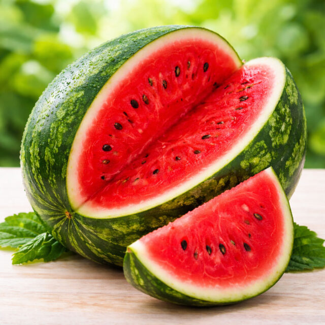 গরমে-তরমুজ-খাওয়ার-উপকারিতা গরমে তরমুজ খাওয়ার উপকারিতা