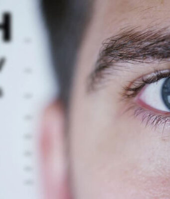 চোখের দৃষ্টিশক্তি কমে যাওয়ার ৭টি কারণ চোখের দৃষ্টিশক্তি কমে যাওয়ার কারণ