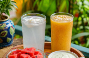 গরমে শরীর ঠান্ডা রাখার ১০টি দেশি খাবার ও পানীয় গরমে শরীর ঠান্ডা রাখার দেশি খাবার