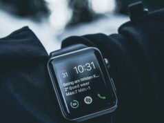 Apple Watch-এর কারণে প্রাণে বাঁচলেন এক ব্যক্তি, বলছেন এটি ছিল তাঁর মেয়ের উপহার Apple Watch-এর কারণে প্রাণে বাঁচলেন এক ব্যক্তি