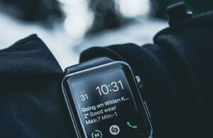 Apple Watch-এর কারণে প্রাণে বাঁচলেন এক ব্যক্তি, বলছেন এটি ছিল তাঁর মেয়ের উপহার Apple Watch-এর কারণে প্রাণে বাঁচলেন এক ব্যক্তি